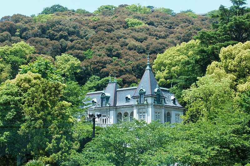 花と音楽の共演の会場|緑に囲まれた重要文化財・萬翠荘(愛媛県松山市)